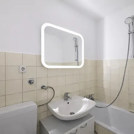Appartamento Stilvolles Fuer Bis Zu 4 Gaeste - Kueche & Balkon