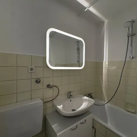 Stilvolles Fuer Bis Zu 4 Gaeste - Kueche & Balkon 아파트