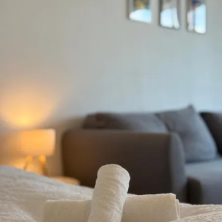 Stilvolles Fuer Bis Zu 4 Gaeste - Kueche & Balkon *